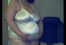 Porno video: krievijas bbw vecmāmiņa, seksīgs satin body