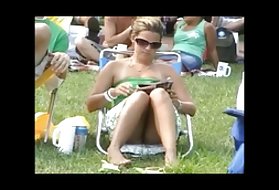 Porno, sex internetā, sēžot upskirt 2 porno video krievu bezpajumtnieki