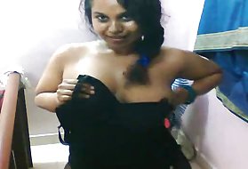 Par nejauko indijas lilija atklāt viņas krūtis , sexy ass kameras ass tits