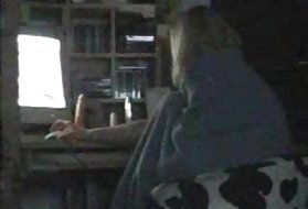 Meitene nozvejotas masturbē, porno celebrity paris hilton