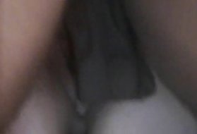 Privāto porno pieaugušo sieva izpaužas viņas pirmais bi-bi-si creampie