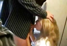 Porno tgirl cum mamma sucks dēli penis ir liels, kā bija ar big tits