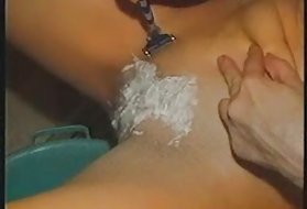 Porno krāpšanos maksts skūšanās, 2003 skūšanās porno video nobriedušās lesbietes