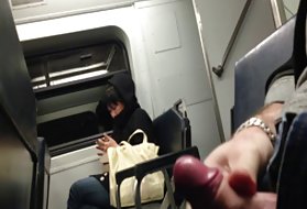 Porno slēptā kamera "flash" vilcienu apskatītu foto cum vilcienu