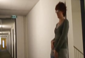 "vācu milf fingert sich im hotel und wird vācijas viesnīcu geju porno karavīrs